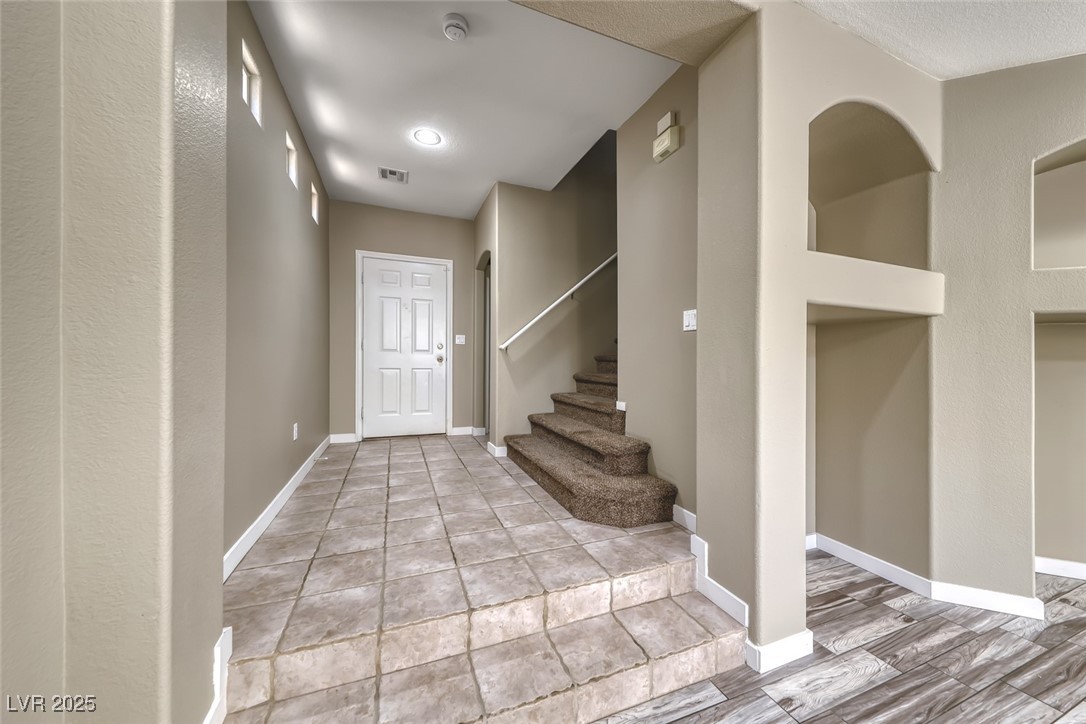 7237 Twin Maples Court Property Photo 6