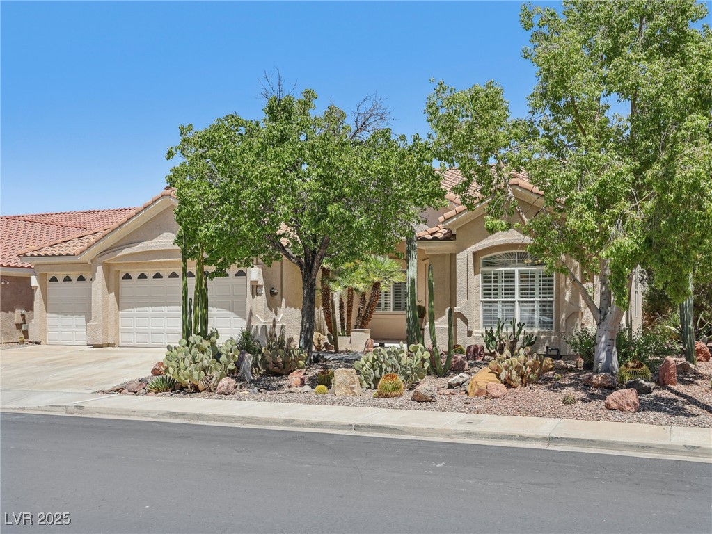 2253 Summerwind Circle Property Photo 3