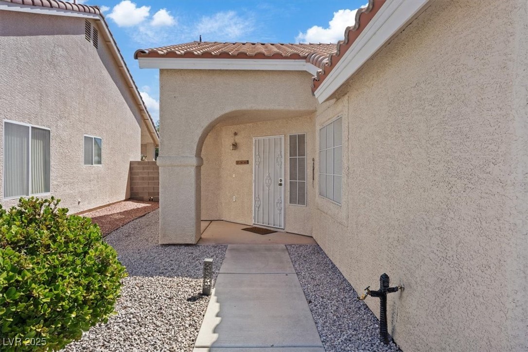 7412 Forest Ivy Street Property Photo 4