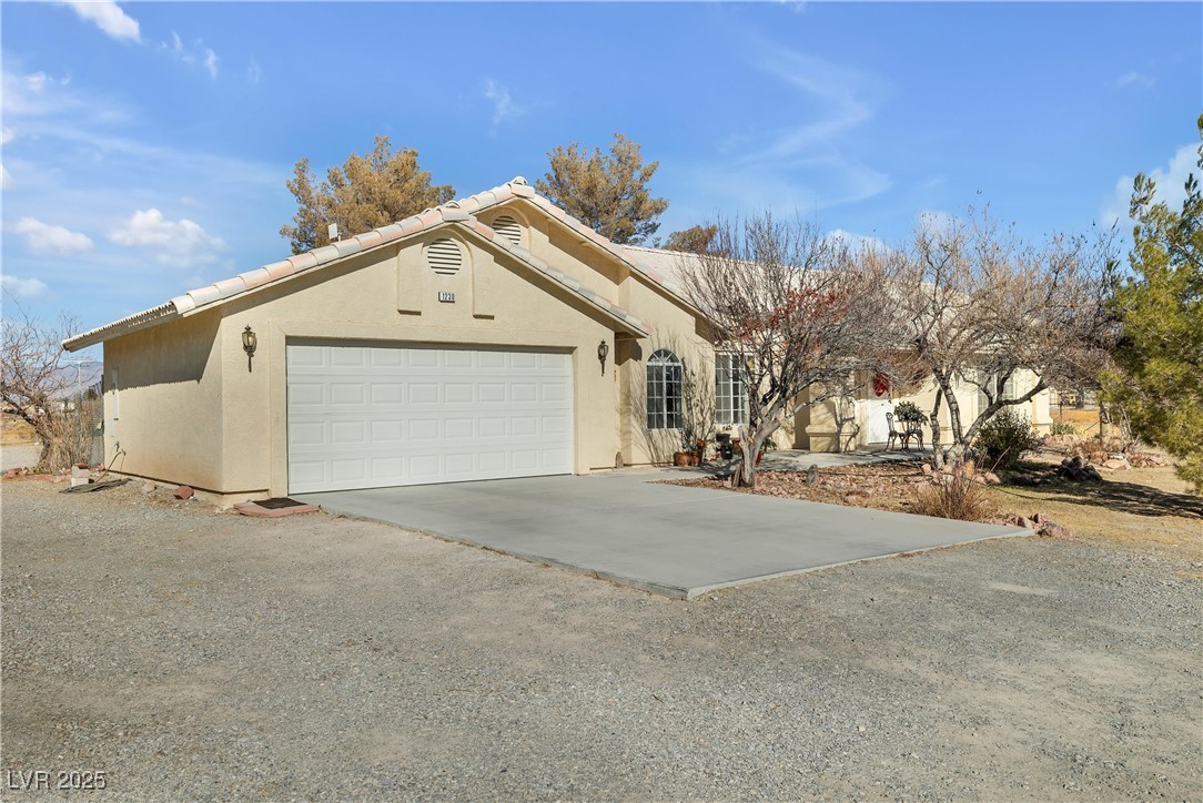 1230 Bruce Street Property Photo 3