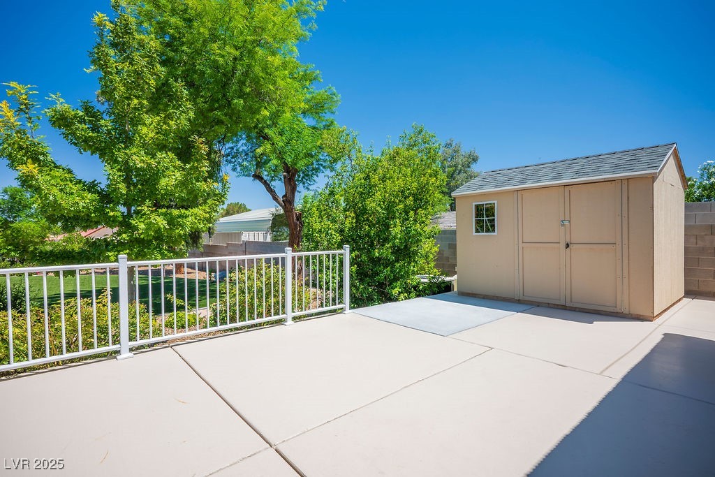 5670 North Riley Street Property Photo 40