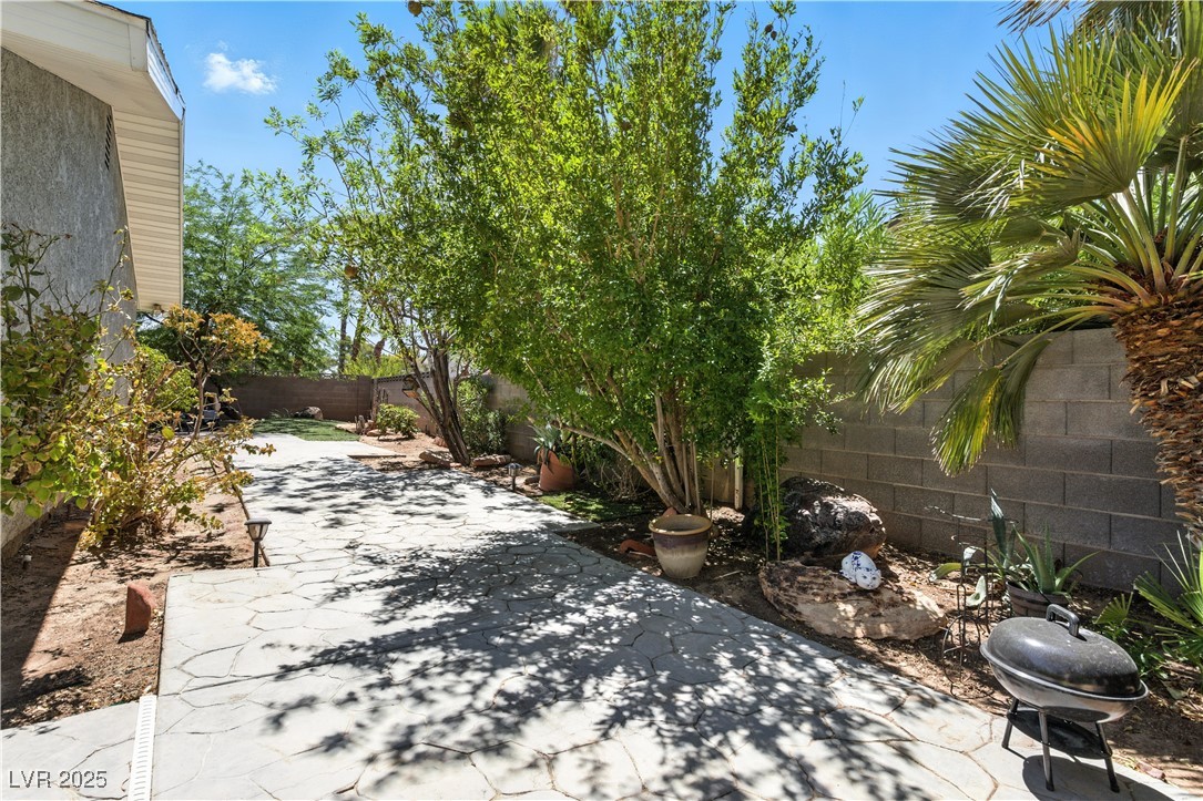 2410 Bonita Lane Property Photo 4