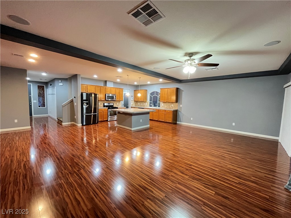 5280 Tulip Hill Avenue Property Photo 3