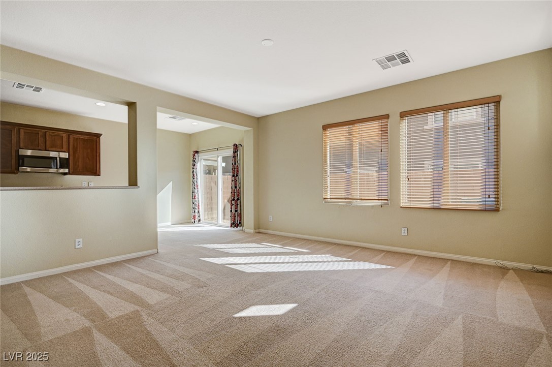 9473 Stills Way Property Photo 5