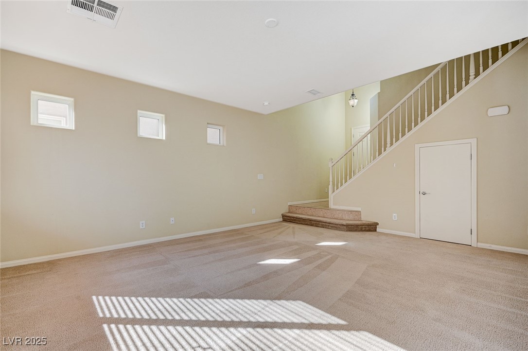 9473 Stills Way Property Photo 7
