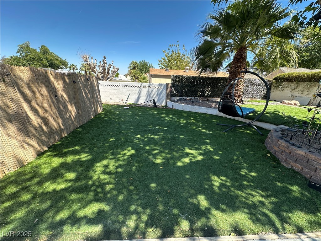 2505 Laurie Drive D Property Photo 5