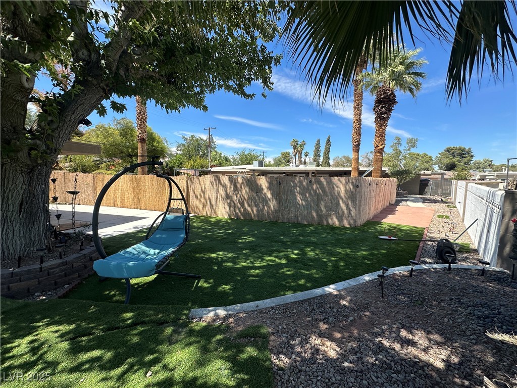 2505 Laurie Drive D Property Photo 9