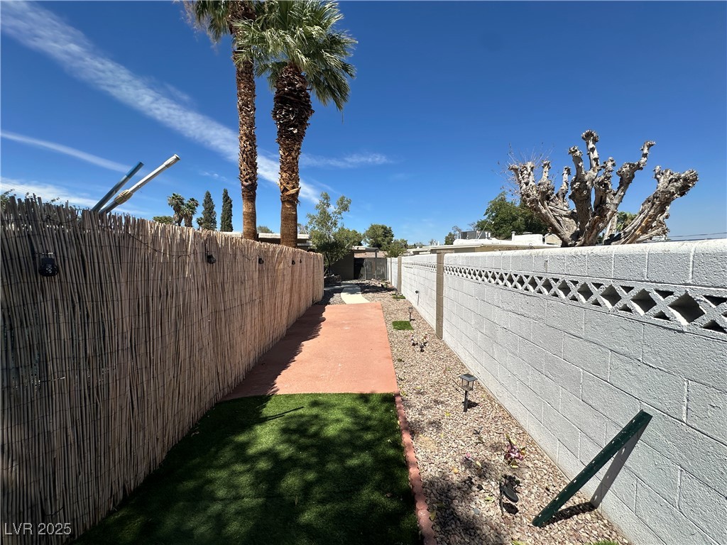 2505 Laurie Drive D Property Photo 11