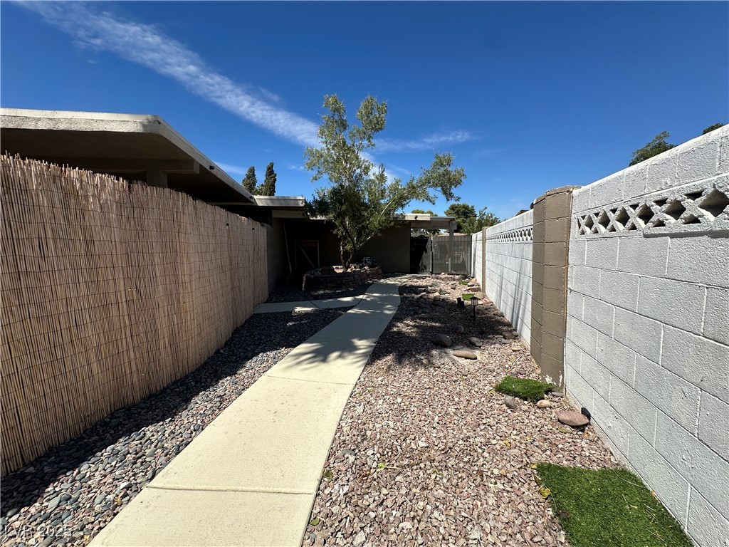 2505 Laurie Drive D Property Photo 12