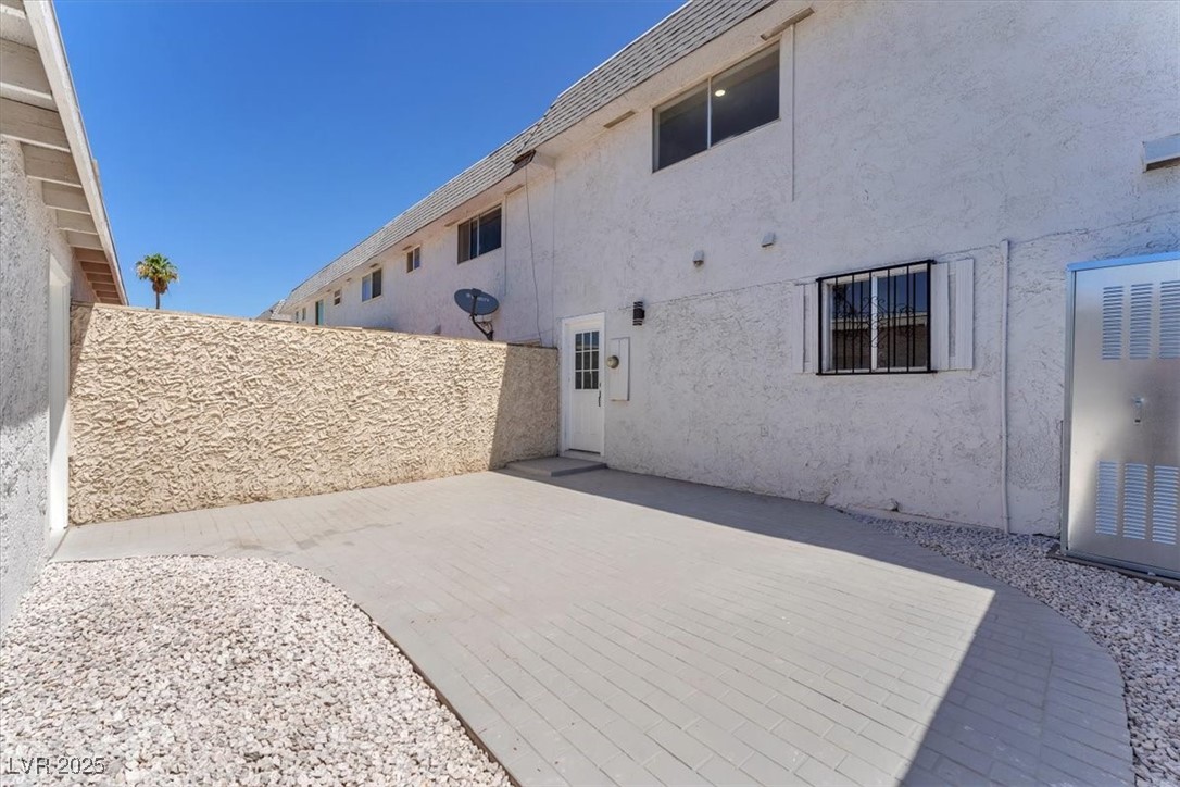 747 Greenbriar Townhouse Way Property Photo 26