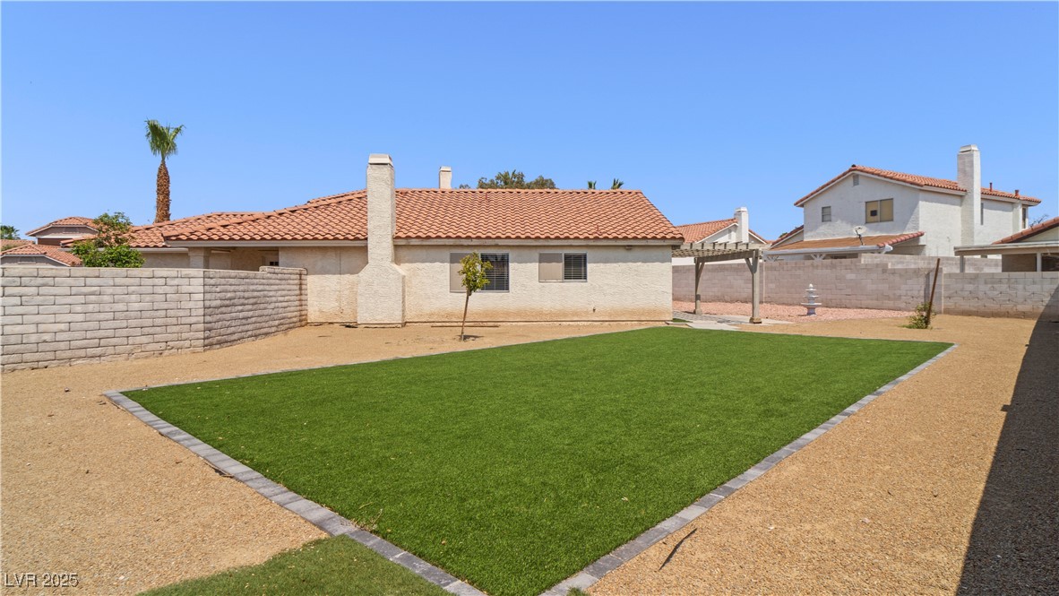 366 Heath Court Property Photo 2