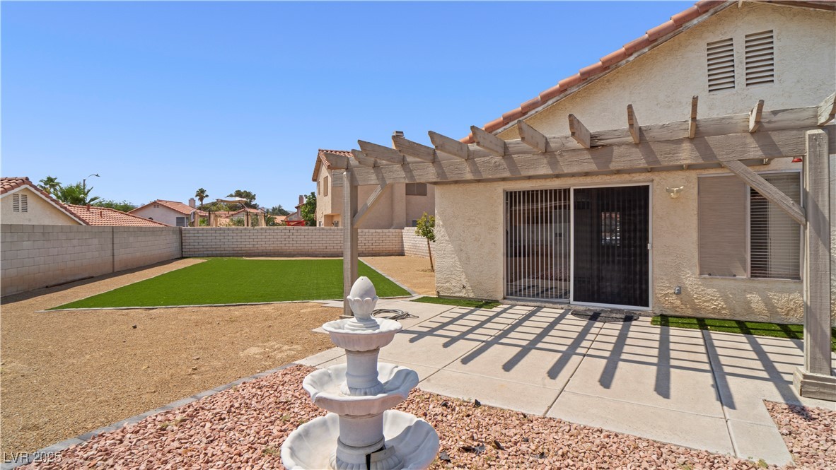 366 Heath Court Property Photo 4