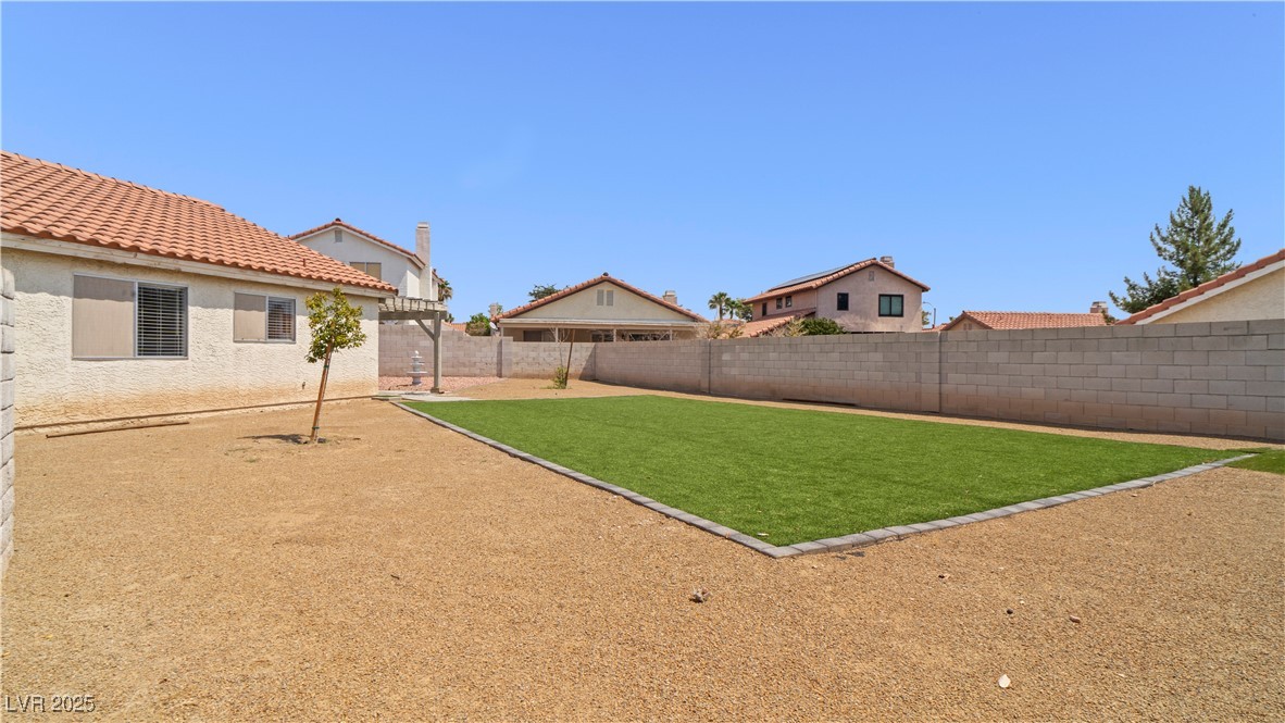 366 Heath Court Property Photo 5