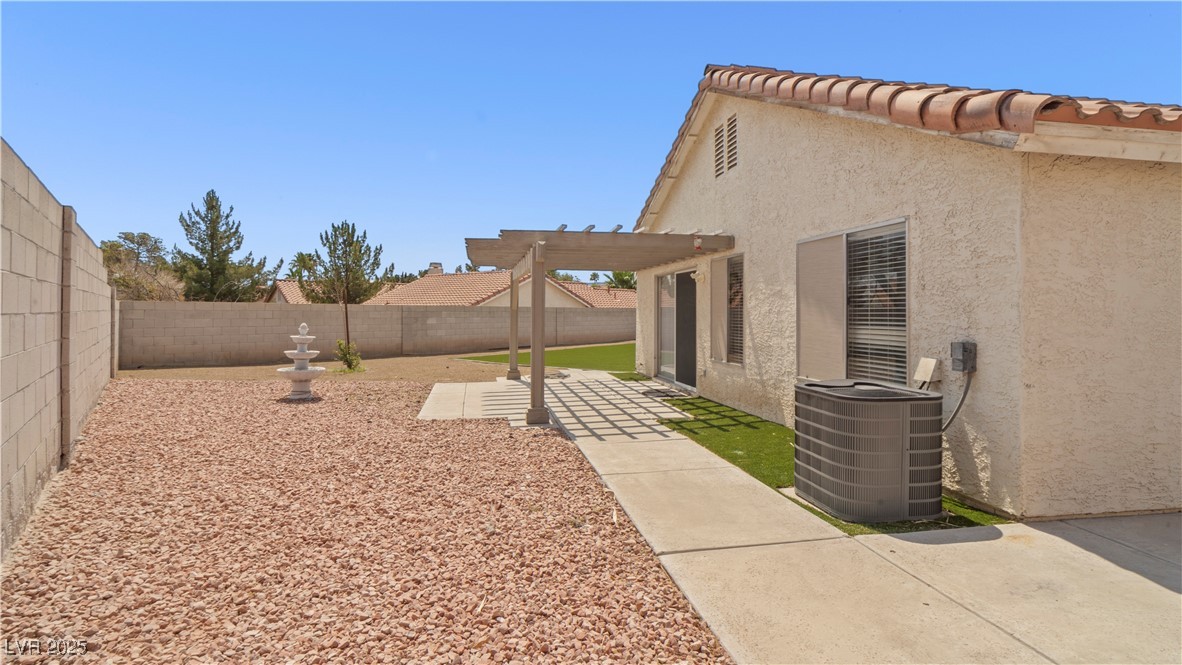 366 Heath Court Property Photo 6