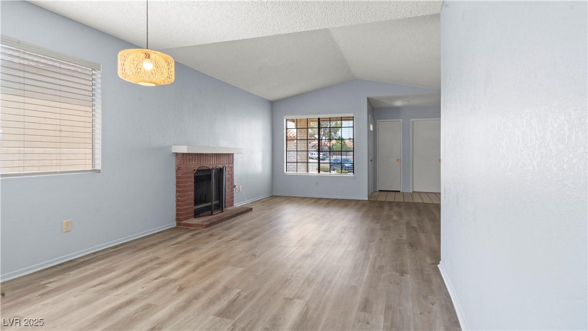 366 Heath Court Property Photo 8