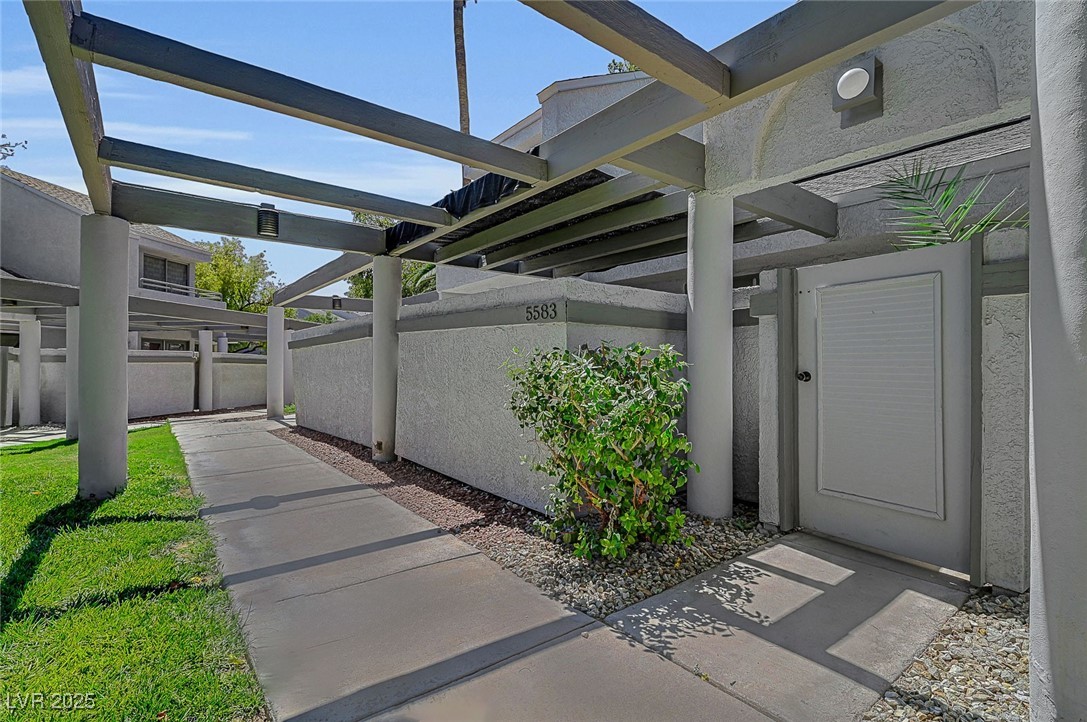 5583 Orchard Lane 152 Property Photo 5