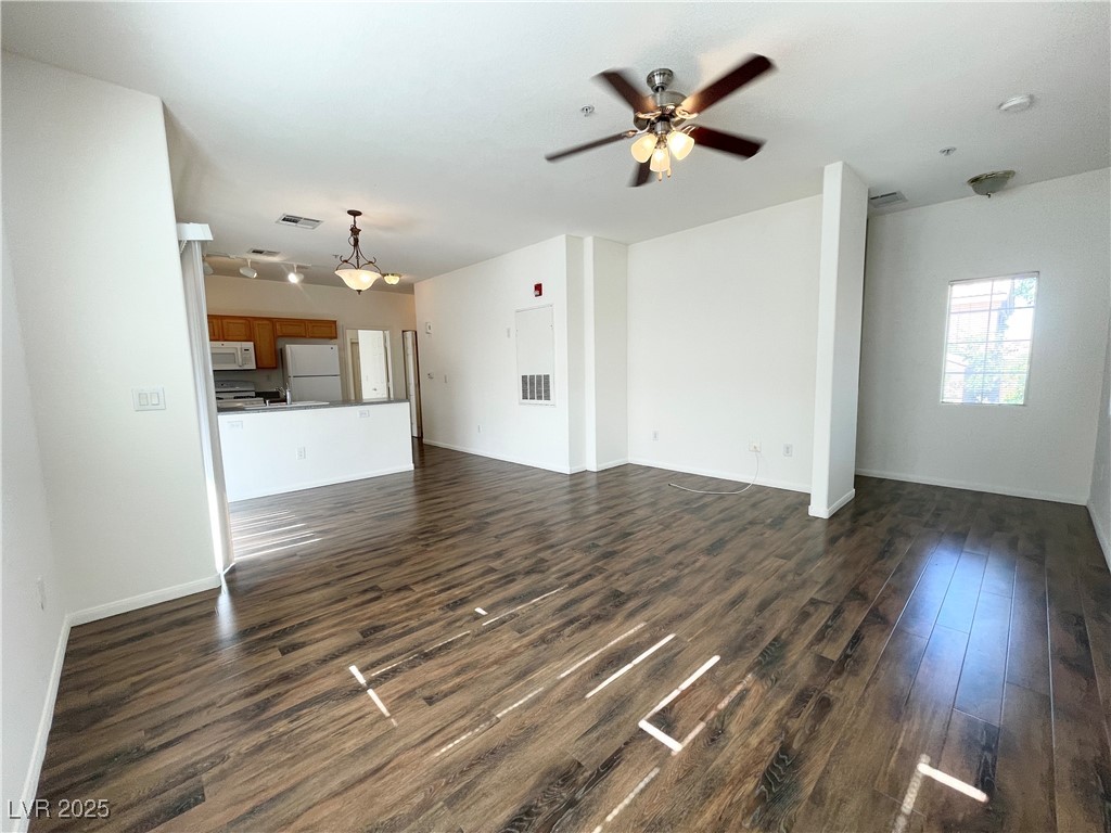 3925 Legend Hills Street 201 Property Photo 4