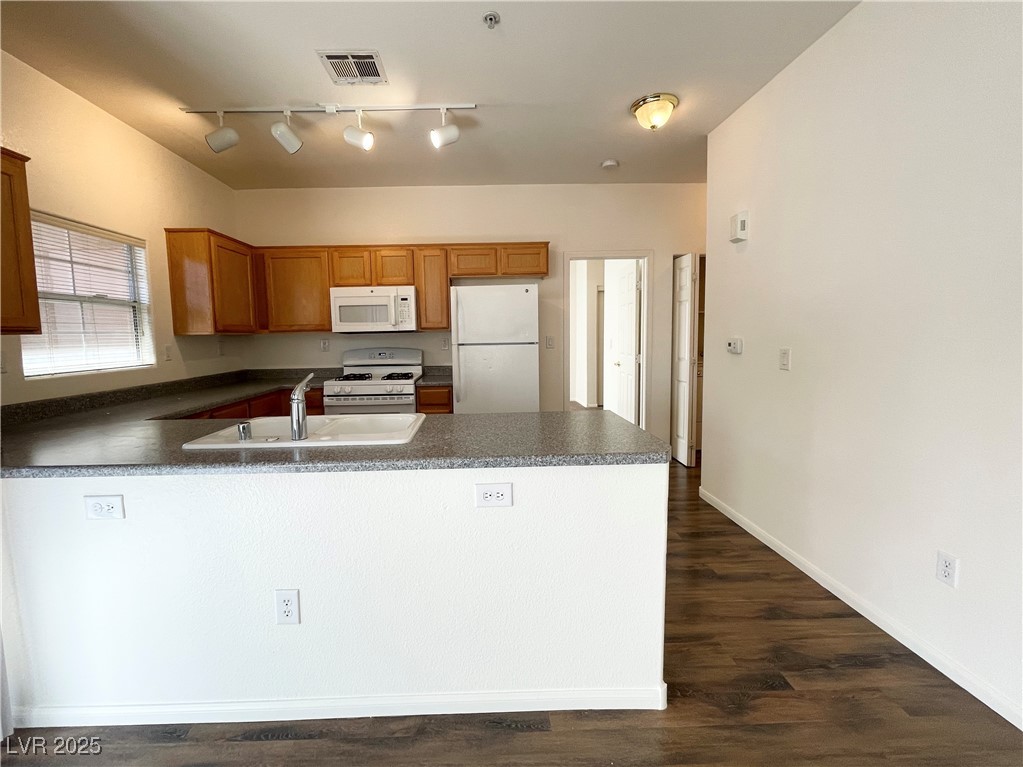 3925 Legend Hills Street 201 Property Photo 6