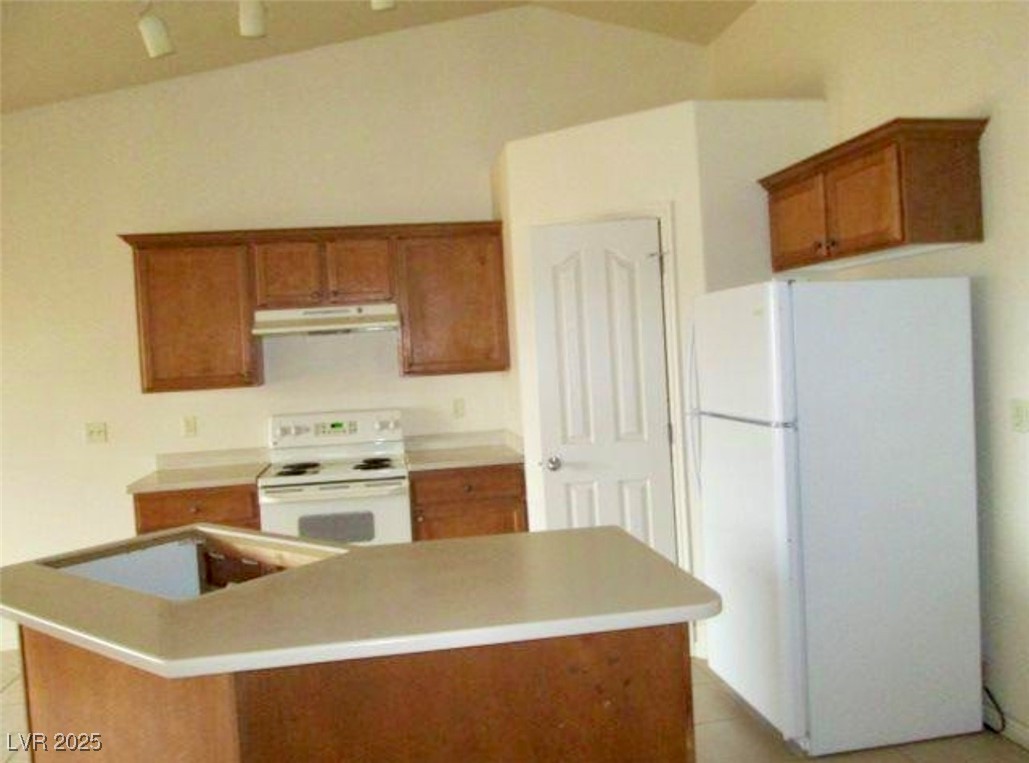 251 Woodbury Lane Property Photo 3