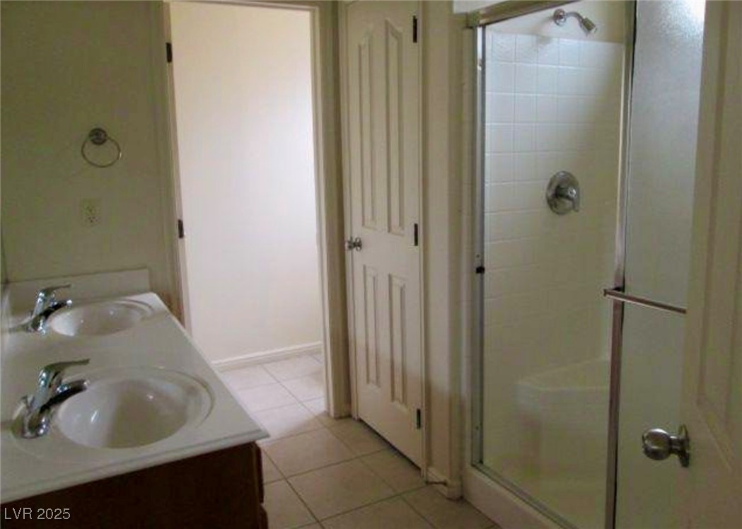 251 Woodbury Lane Property Photo 5