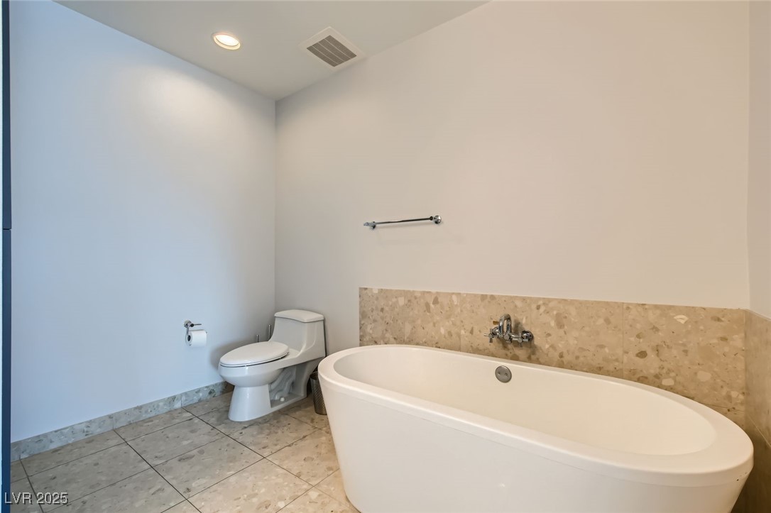 4525 Dean Martin Drive 2001 Property Photo 14