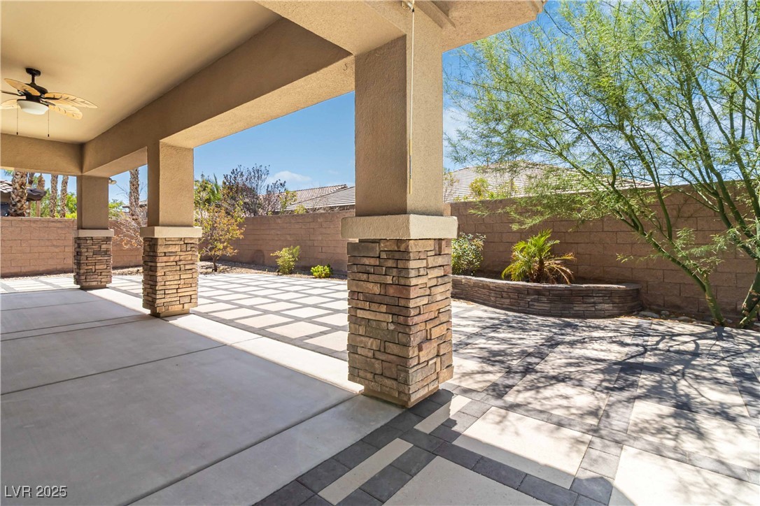 3513 Frigatebird Lane Property Photo 38