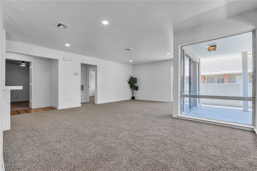 746 Oakmont Avenue 708 Property Photo 5