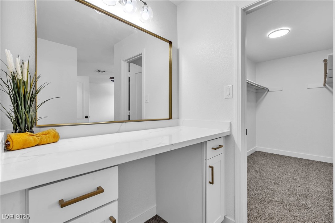 746 Oakmont Avenue 708 Property Photo 20