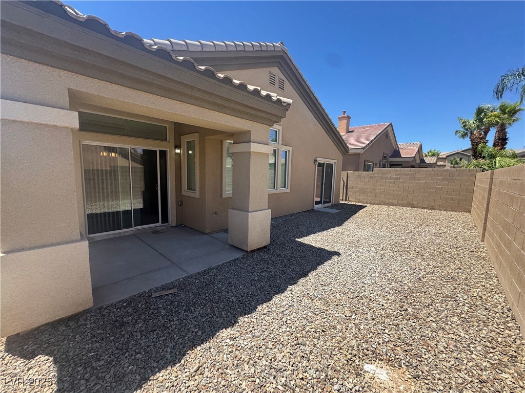 7396 Bedford Pine Court Property Photo 12