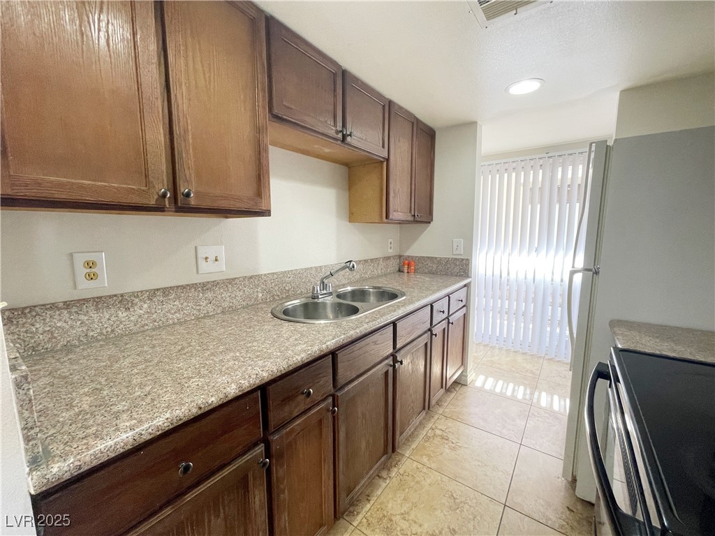 5447 Retablo Avenue 4 Property Photo 8