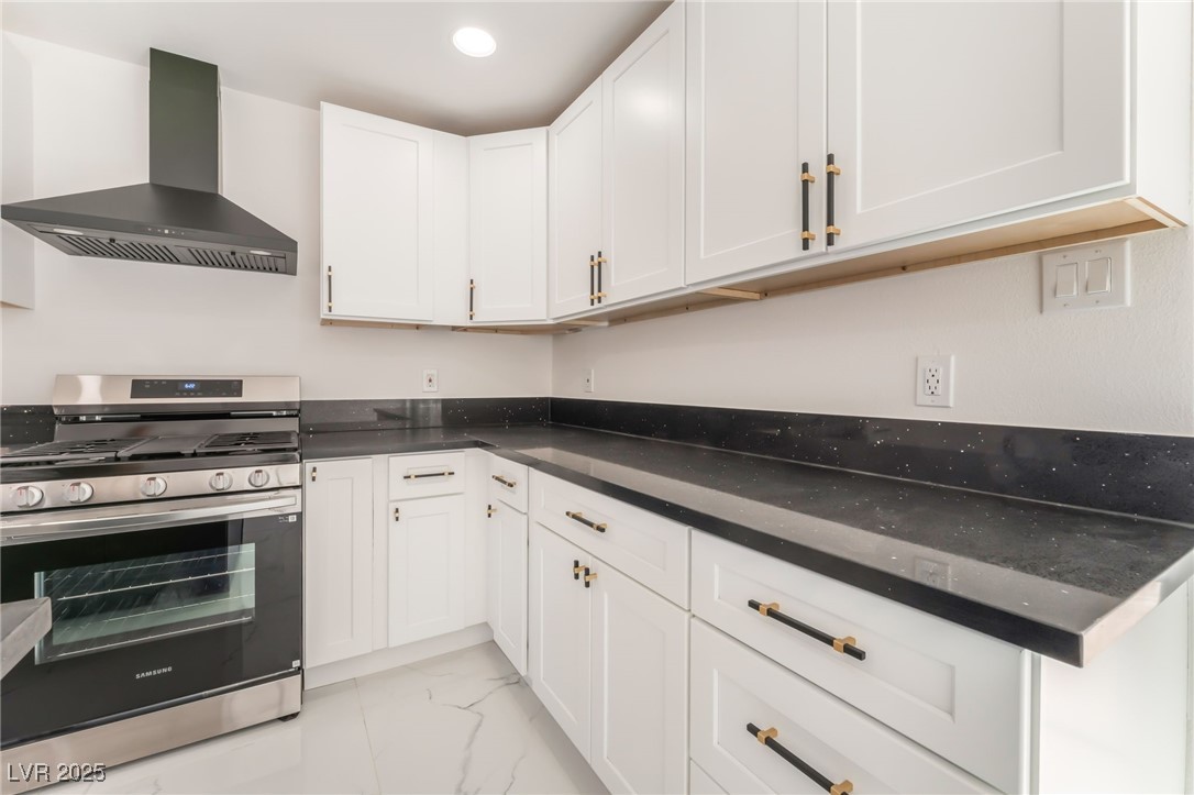 5201 Champions Avenue Property Photo 7