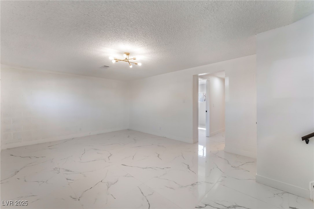 5201 Champions Avenue Property Photo 18