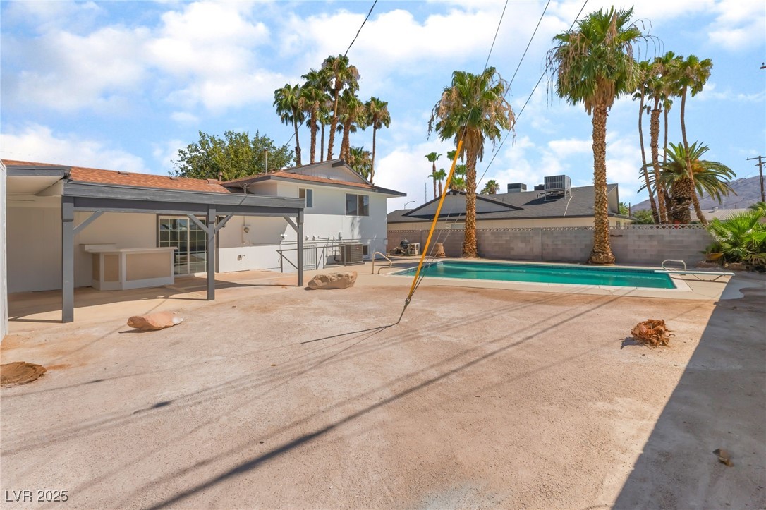5201 Champions Avenue Property Photo 22