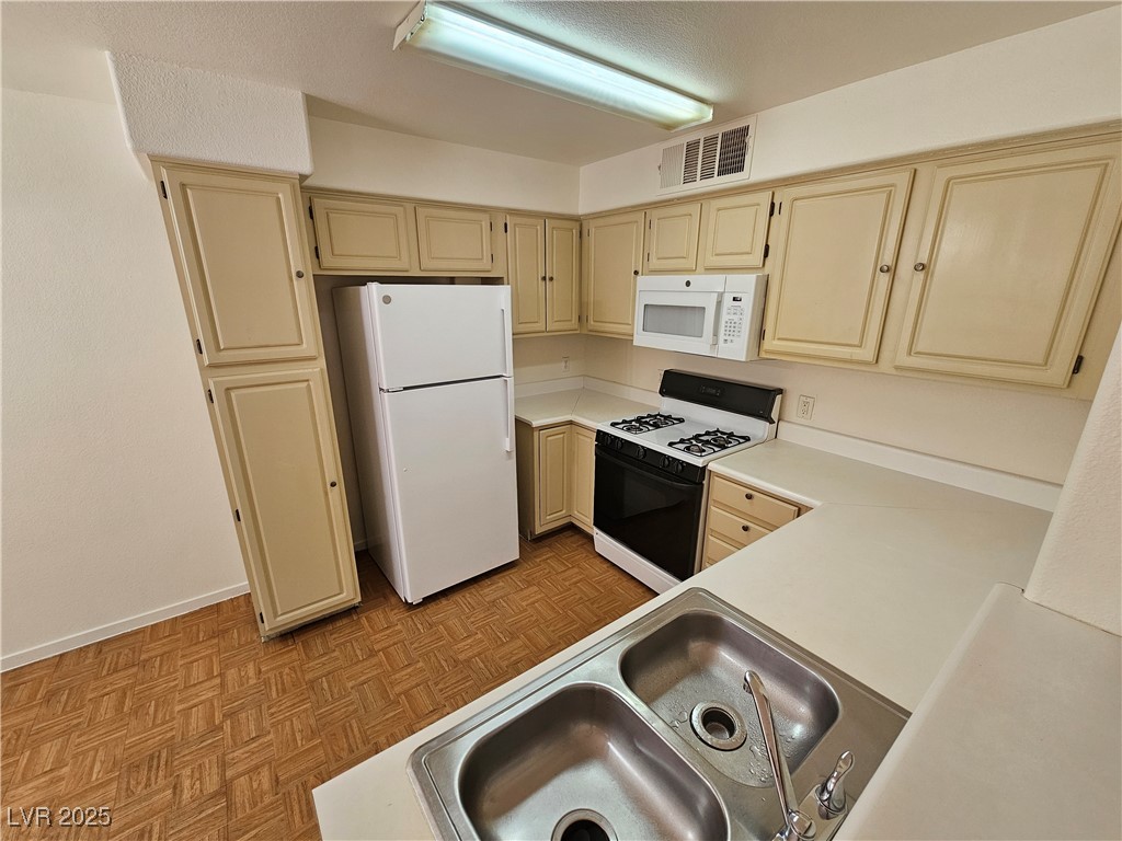 5710 East Tropicana Avenue 1124 Property Photo 6