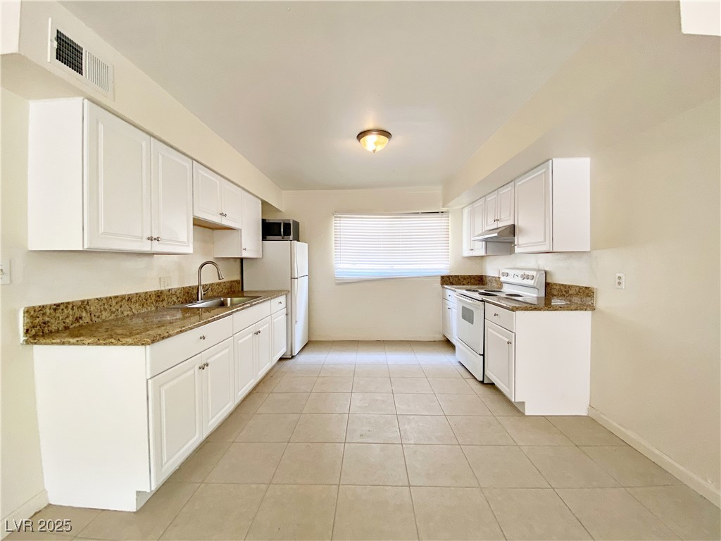 1904 Rexford Drive 3 Property Photo 4