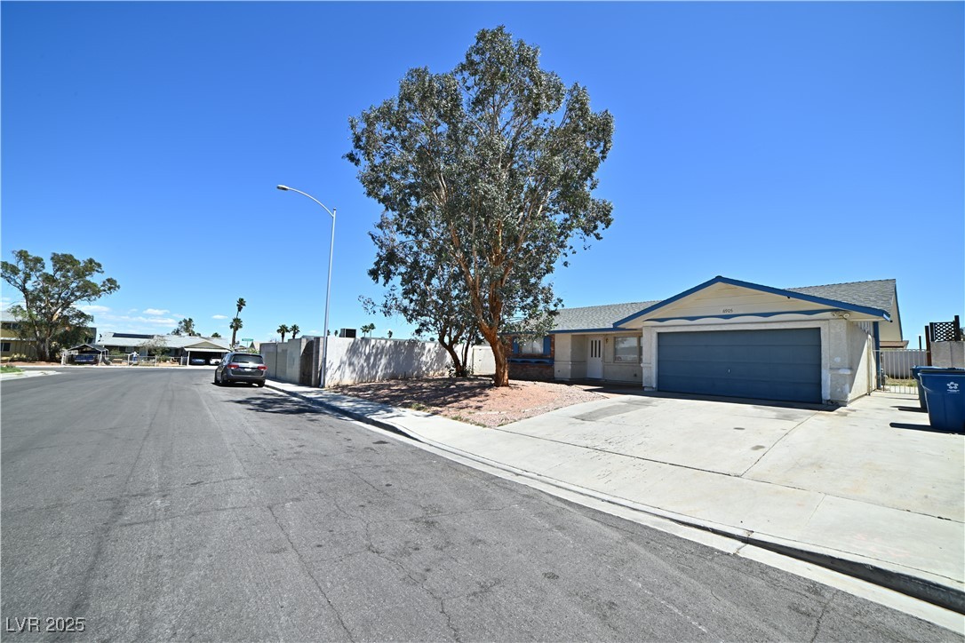 6905 Singing Dunes Lane Property Photo 2