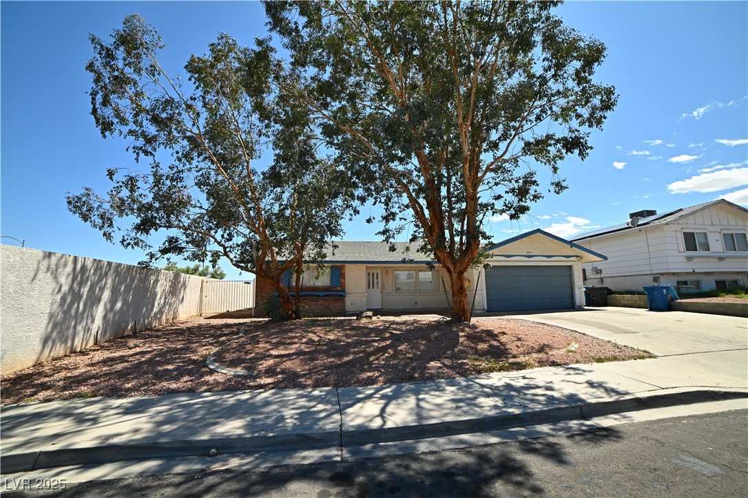 6905 Singing Dunes Lane Property Photo 3