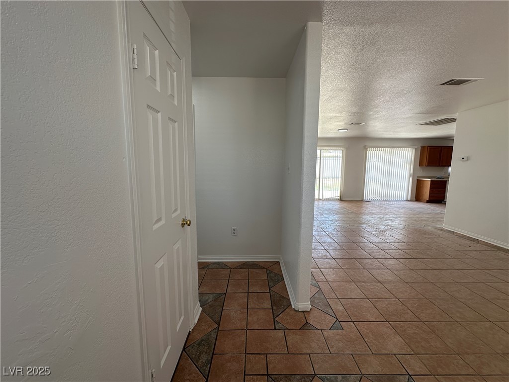 6905 Singing Dunes Lane Property Photo 5