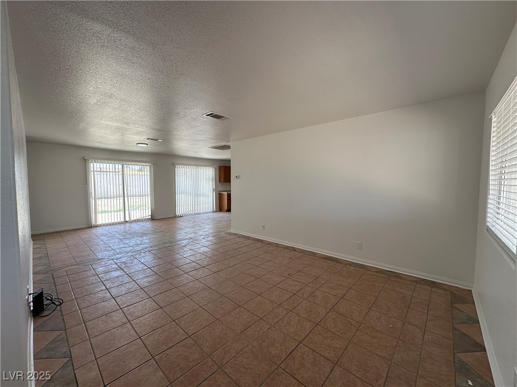 6905 Singing Dunes Lane Property Photo 6