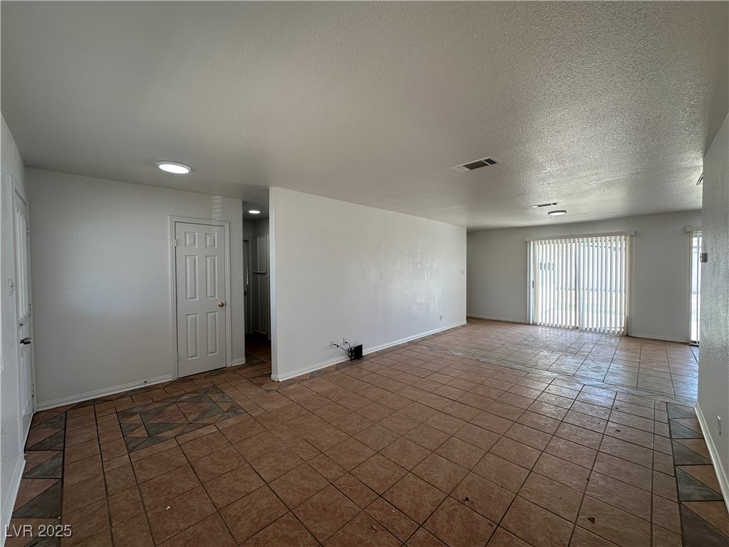 6905 Singing Dunes Lane Property Photo 7