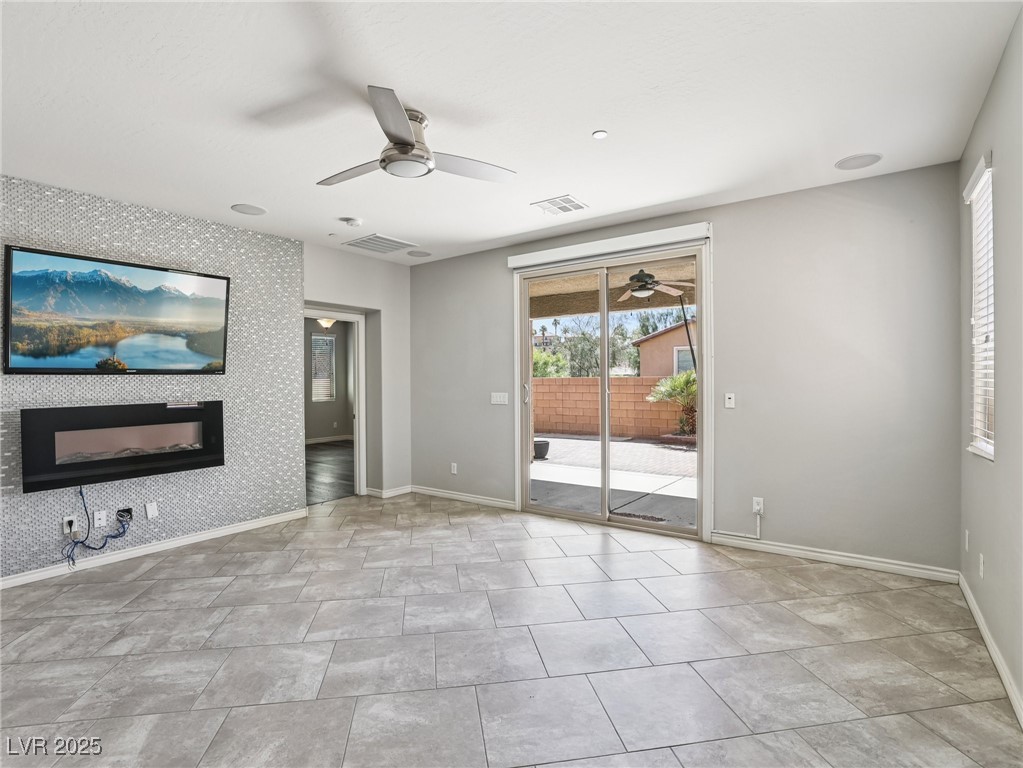 1015 Solana Crest Street Property Photo 3
