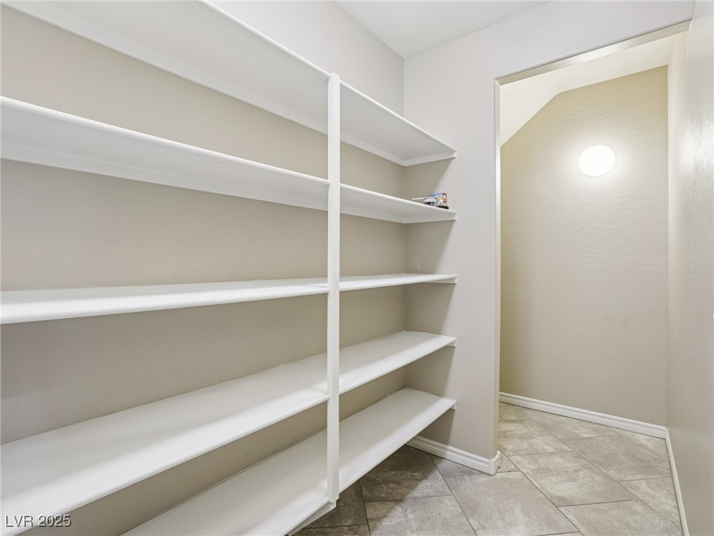 1015 Solana Crest Street Property Photo 14