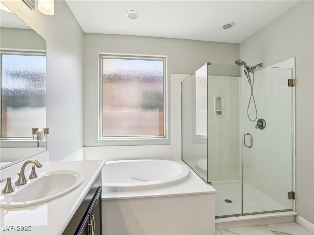 1015 Solana Crest Street Property Photo 18