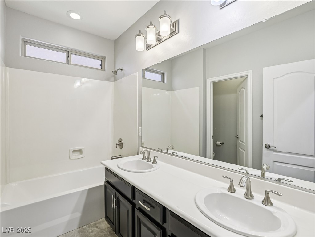 1015 Solana Crest Street Property Photo 21