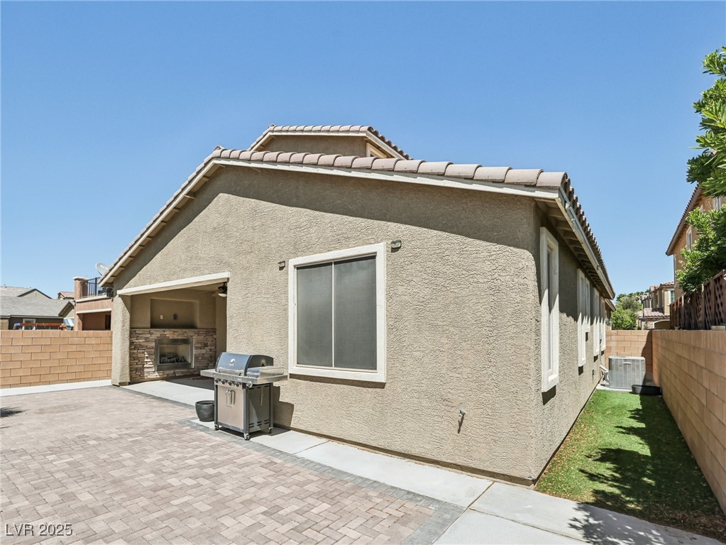1015 Solana Crest Street Property Photo 33