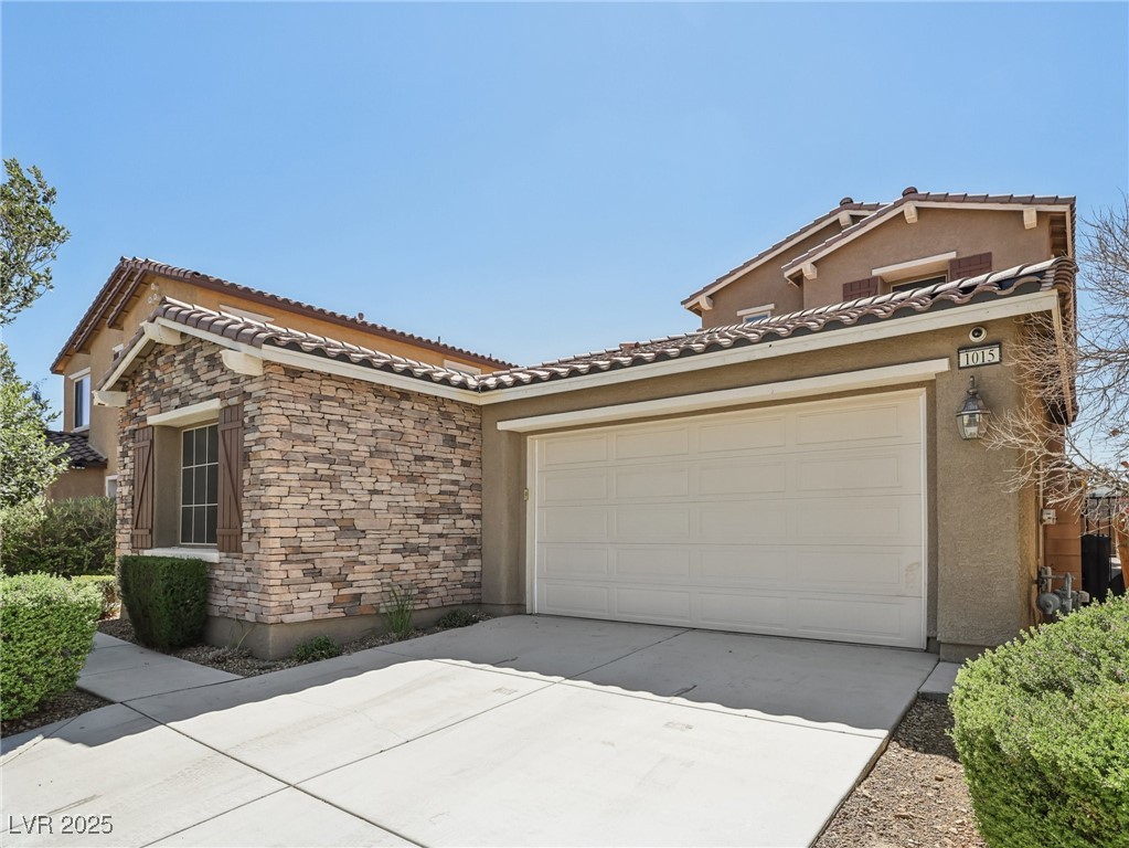 1015 Solana Crest Street Property Photo 36