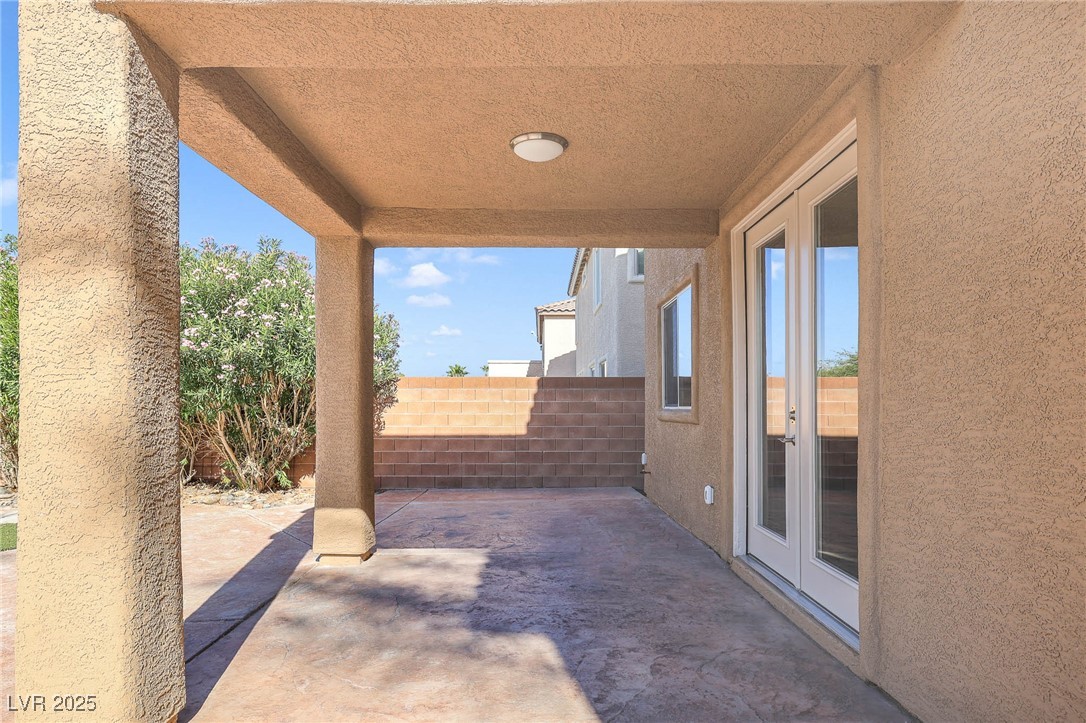 2208 Saddlebill Court Property Photo 7