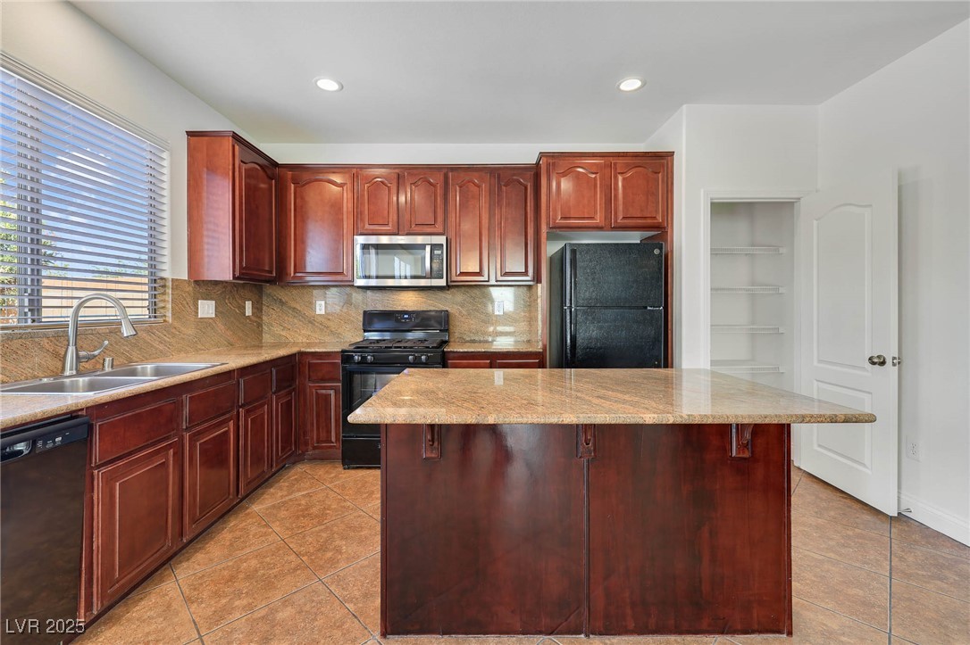 2208 Saddlebill Court Property Photo 15