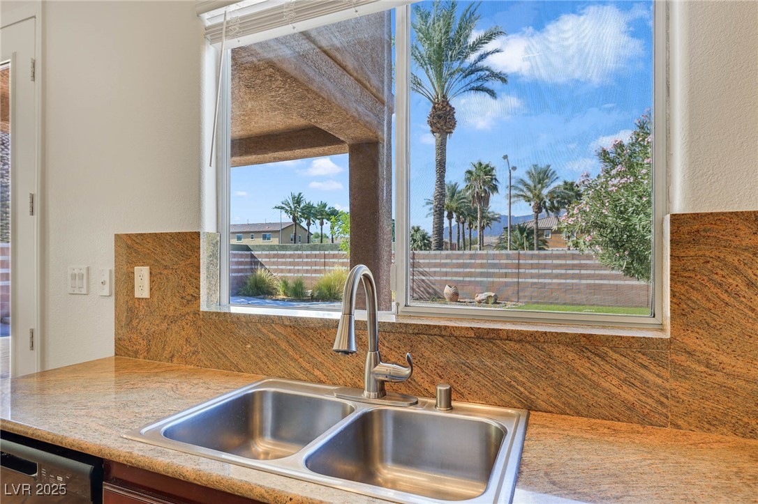 2208 Saddlebill Court Property Photo 18