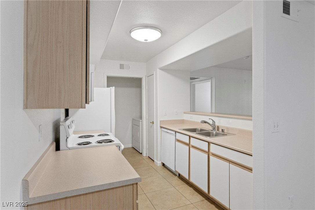 2300 East Silverado Ranch Boulevard 1074 Property Photo 4